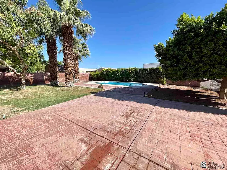2330 W 22nd Pl — Photo 32