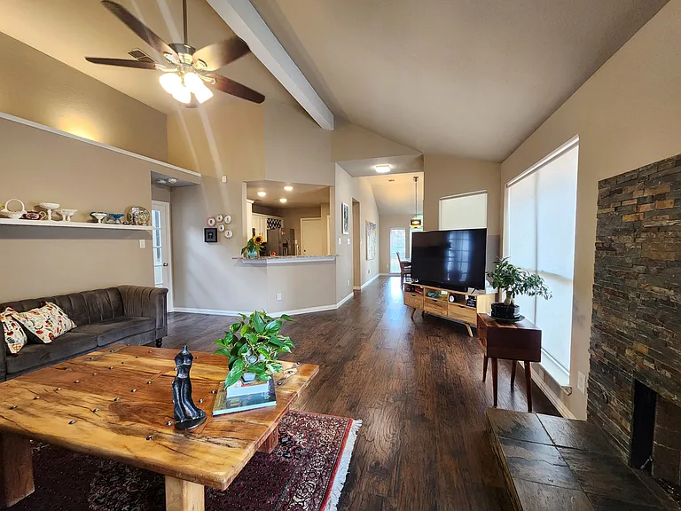 1320 Sheila Dr — Photo 27