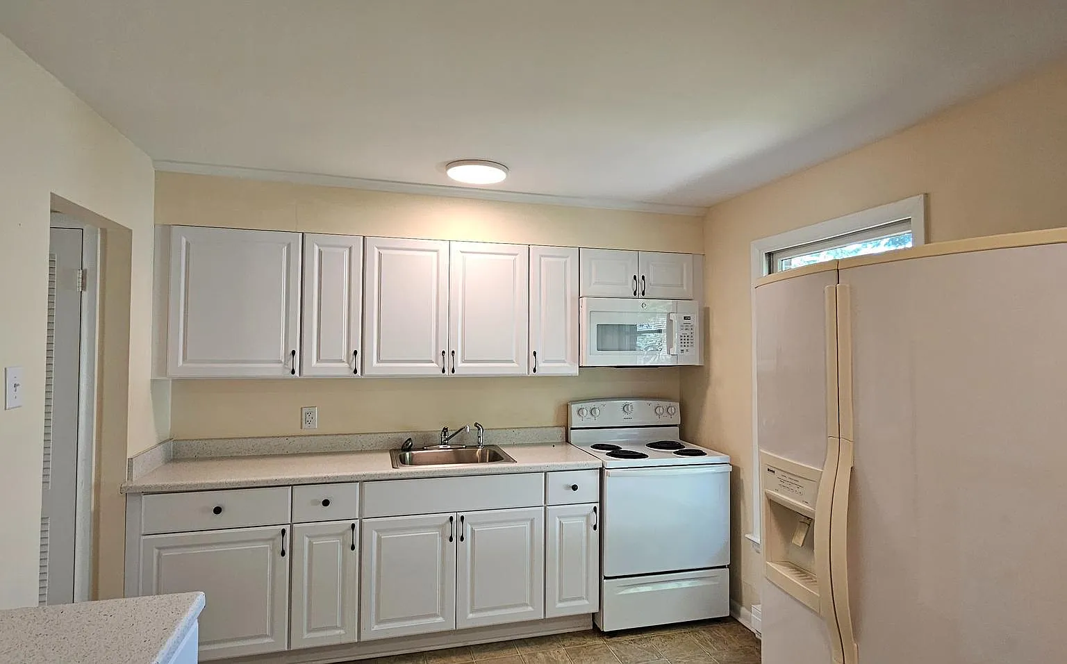 2 bed, 900 sqft, $1,250 — Photo 3