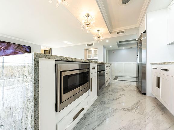 5th image of 5280 N Ocean Dr APT 3E