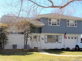 42 Keswick Dr, East Islip, NY 11730