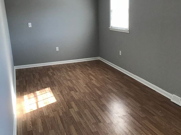 4th image of 454 Coombs Dr