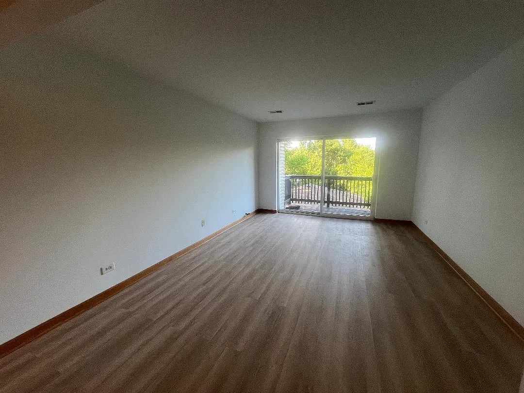 10604 Brooks Ln — Photo 4