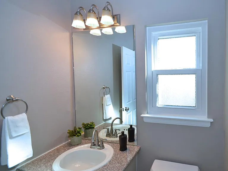 1443 Wildrose Dr — Photo 10