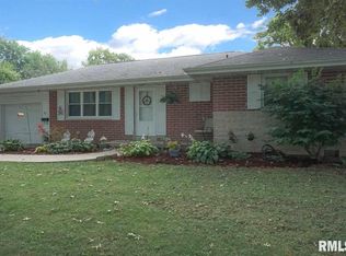 42 Bonniebrook Rd, Chatham, IL 62629