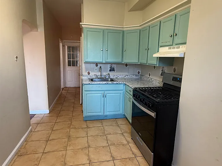 290 Ege Ave #1 — Photo 9