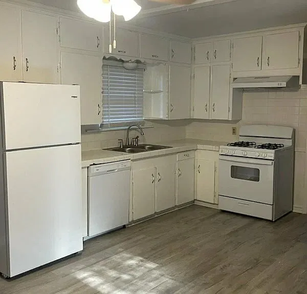395 N Birch St — Photo 3