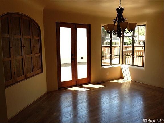 5th image of 209 Downey Ave