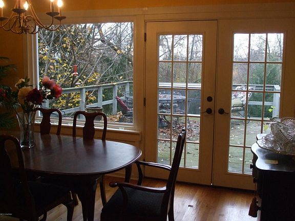 Dining rm. looks to deck