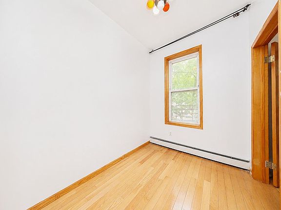 5th image of 359 Bay Ridge Ave