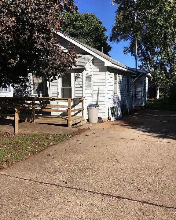 1st image of 136 Fairfax St
