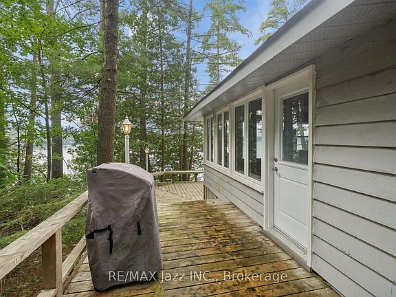 3rd image of 1022 Two Dogs Ln