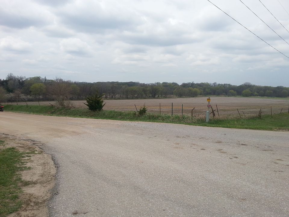 2nd image of 600 W Sprague Rd
