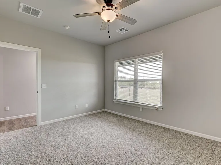 710 League Cir — Photo 15