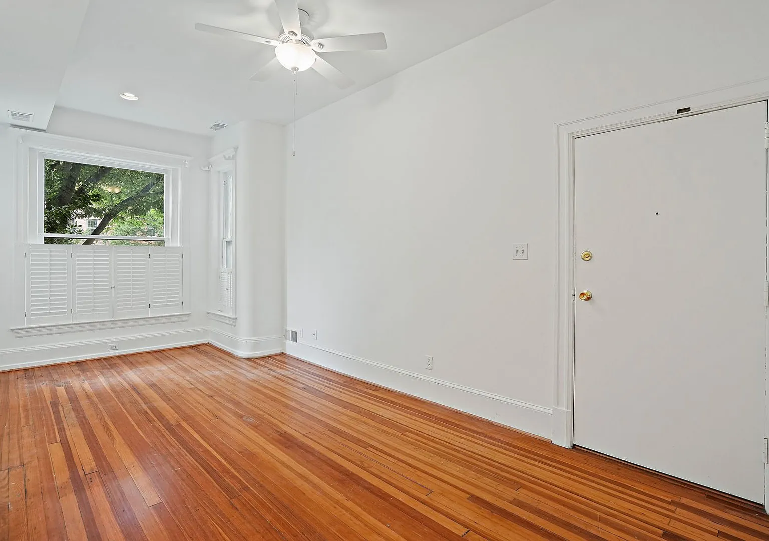 Adams Morgan Two-Bedroom | First Floor | Deck Access — Photo 4