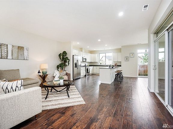 3rd image of 11617 175th St E