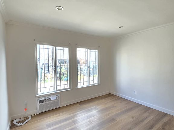 3rd image of 11416 Miranda St APT 8