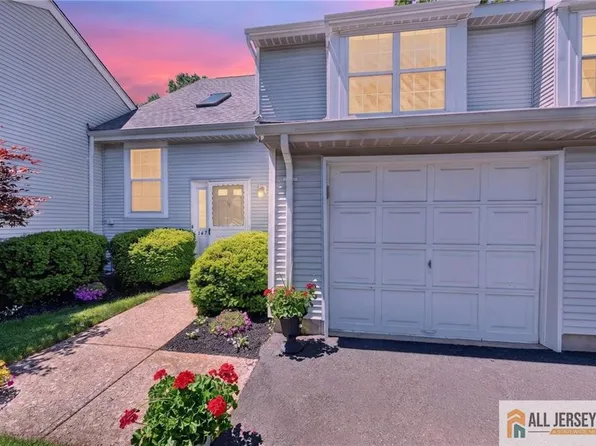 147 Picadilly Pl, Somerset, NJ 08873