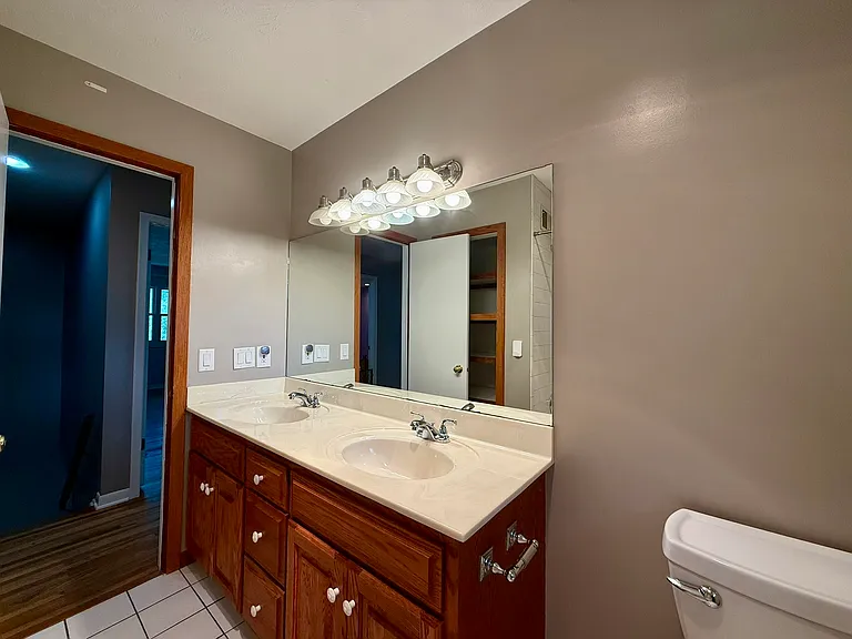 9325 Pauline St — Photo 55