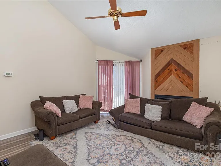 4400 Sharon Chase Dr #E — Photo 15