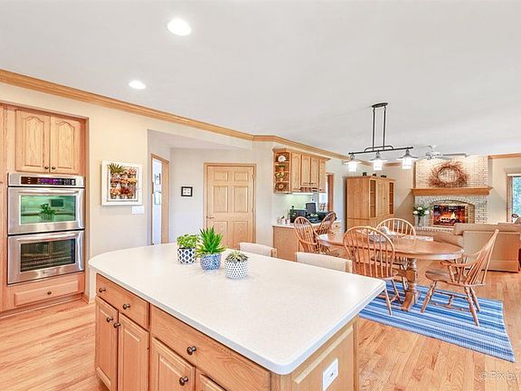 5th image of 1060 Bluebird Ln