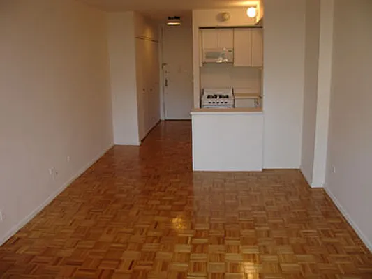 Rented by Halstead Real Estate | media 26