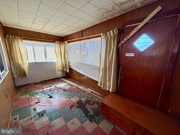 3rd image of 6521 Ridge Rd