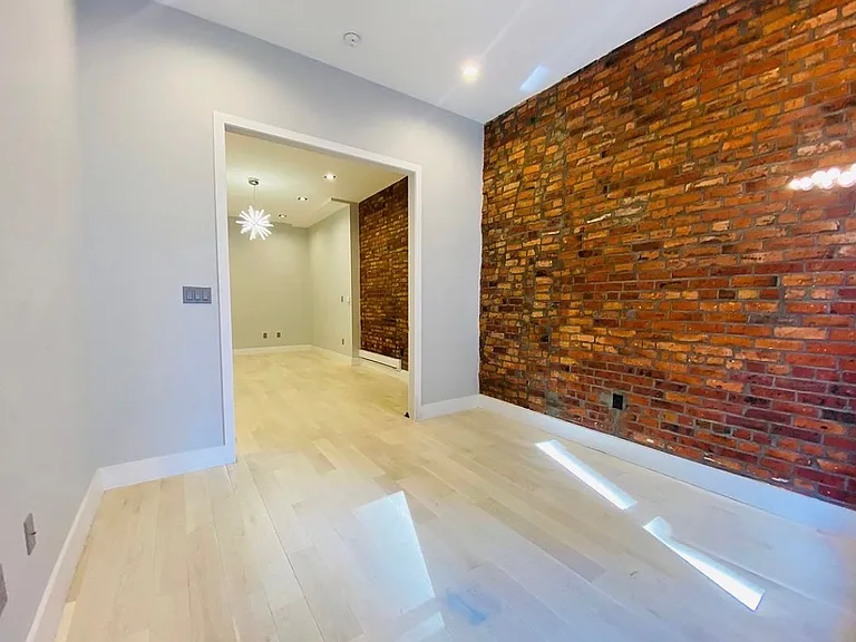 133 E 35th St #3 — Photo 9