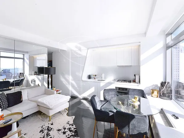 123 Washington St APT 45H, New York, NY 10006