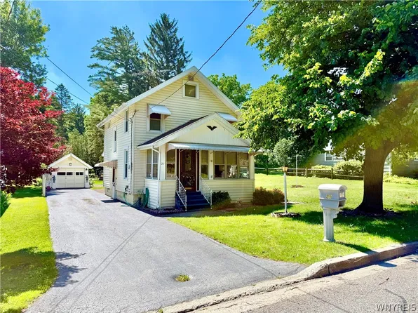 29 Roosevelt Ave, Batavia, NY 14020