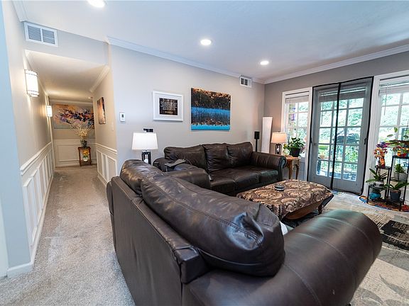 4th image of 1010 Margarite Dr APT F