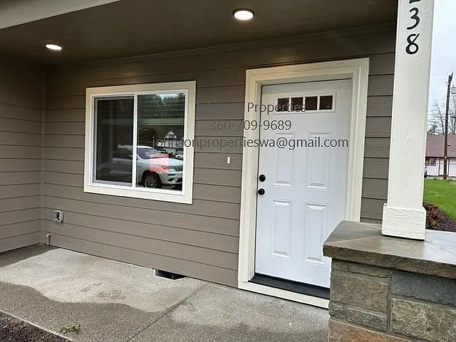 234 Central Ave E — Photo 4