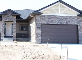 9025 S 31st St, Lincoln, NE 68516