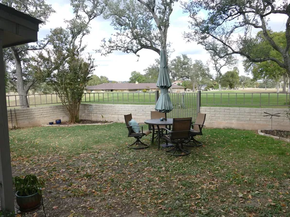 317 Englewood Dr, Kerrville, TX 78028