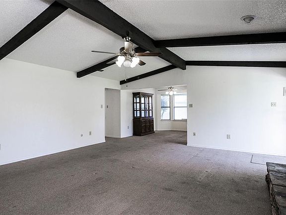 3rd image of 904 W Embercrest Dr