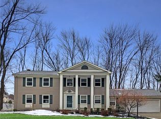 9396 Canterbury Ln, Mentor, OH 44060