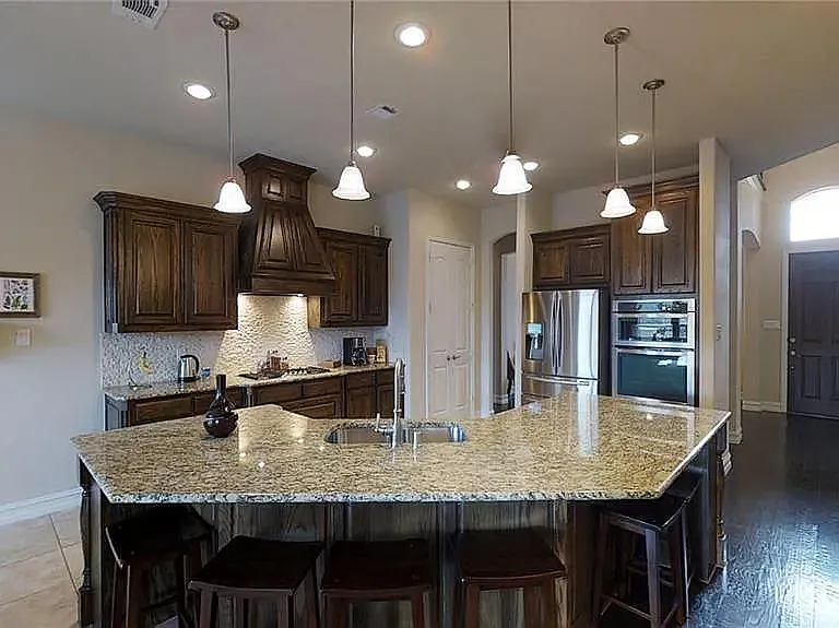 2537 Roseville Dr — Photo 15