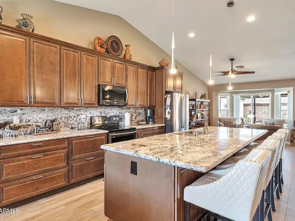 10927 W GOLDEN Lane, Peoria, AZ 85345