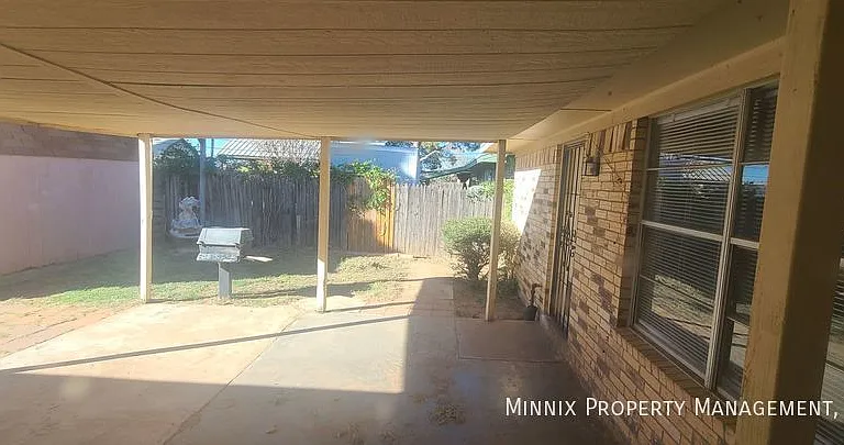 2905 Ventura Ave — Photo 38