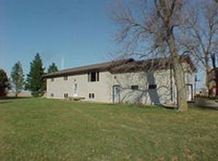 18346 L Ave, Holland, IA 50642