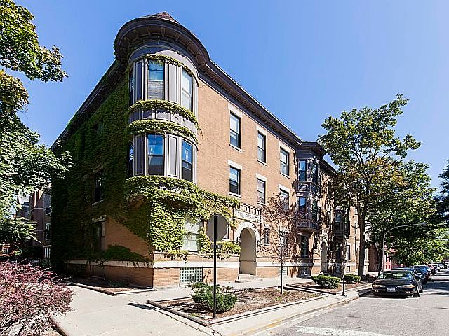 1st image of 850 W Cornelia Ave #7