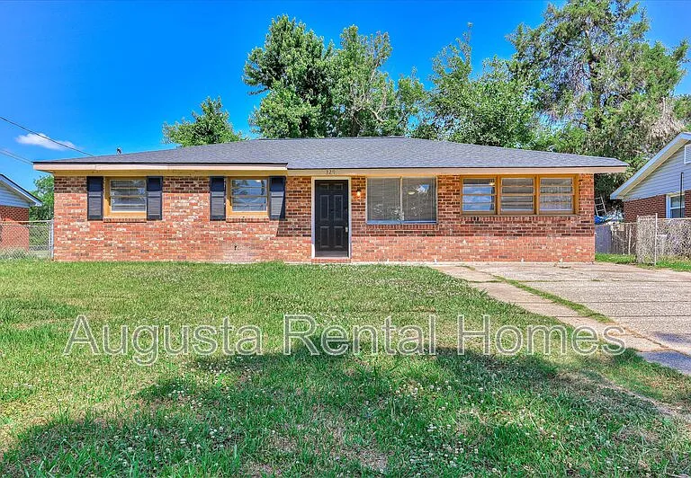329 E View Dr — Photo 1