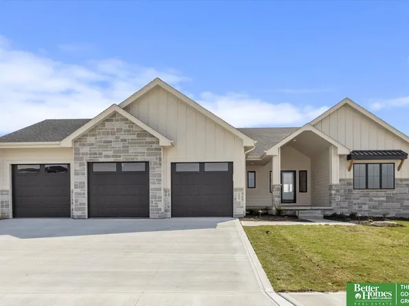 11105 S 220th St, Gretna, NE 68028