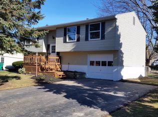 27 Snowberry Cres, Rochester, NY 14606