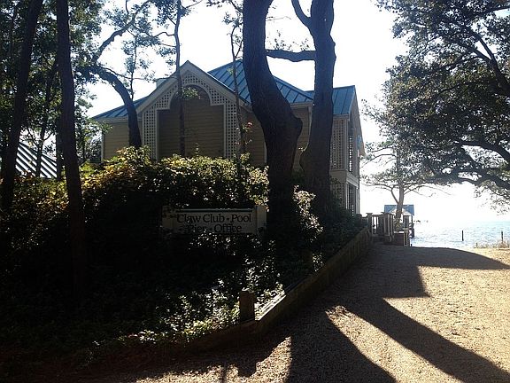 3rd image of 115 Baycliff Trail