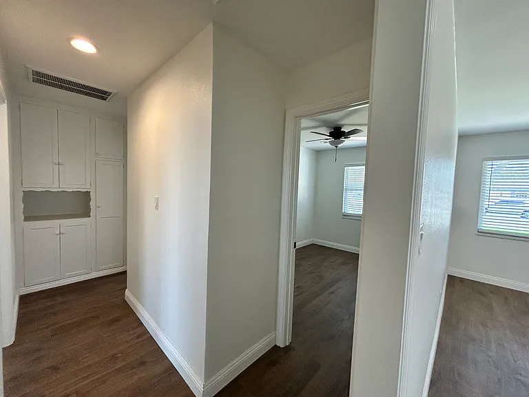 4745 Merrill Ave — Photo 8