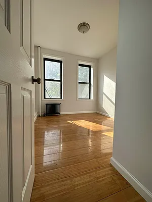 Rented by Shai Realty Management Inc | media 2