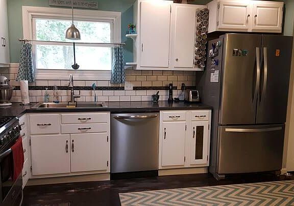 4th image of 2023 Thornhill Dr