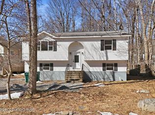 2802 Fairhaven Dr, Tobyhanna, PA 18466