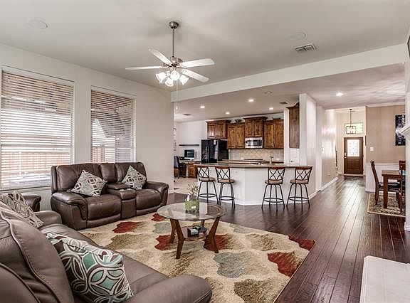 3rd image of 4403 Vista Glen Ct